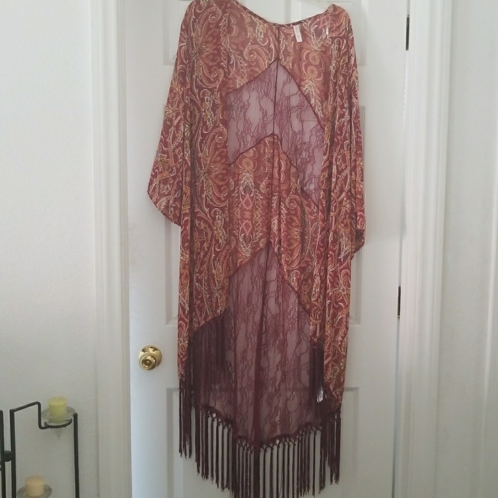 Xhilaration Burgundy Paisley Kimono